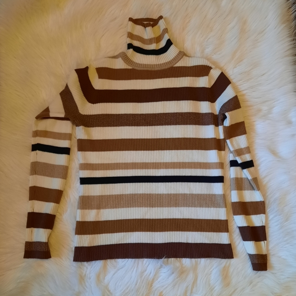 Emma James Turtle Neck Sweater - Picture 3 of 7